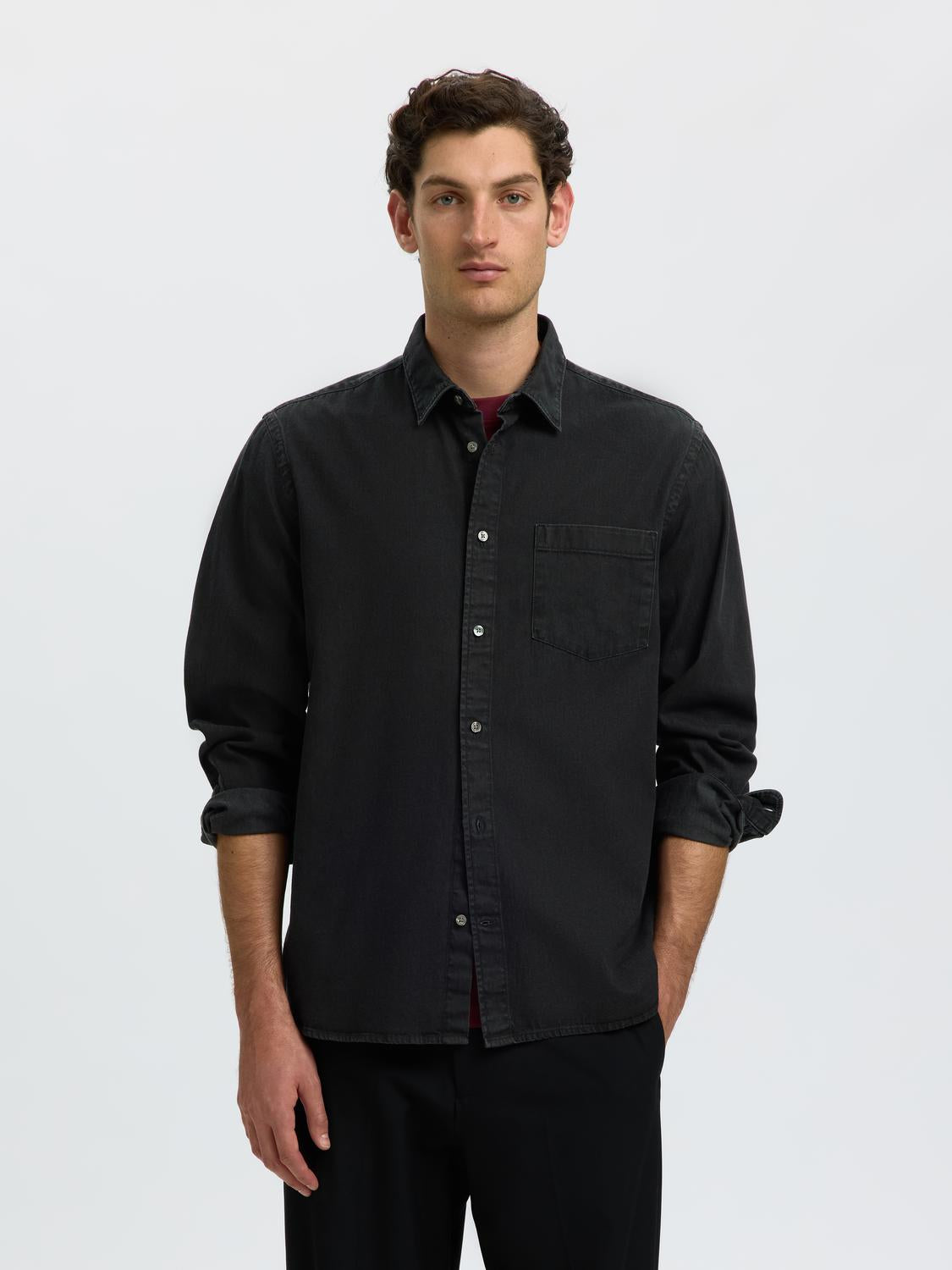 model_shot-front
